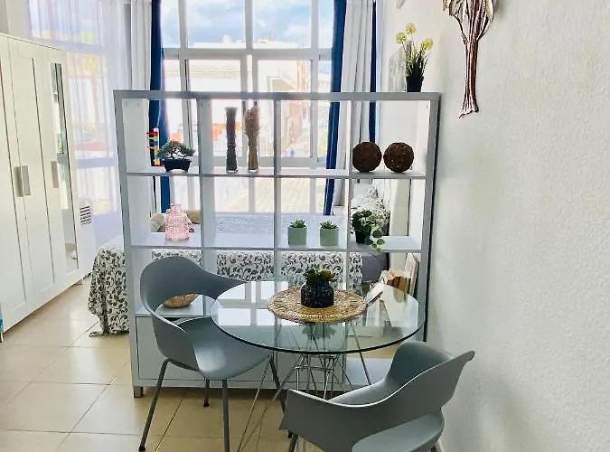 Golden Wave Appartement *