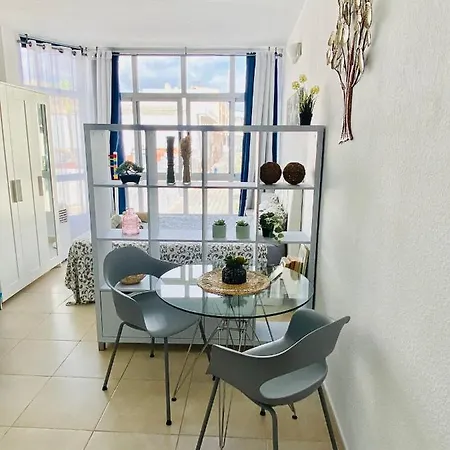 Golden Wave Appartement *